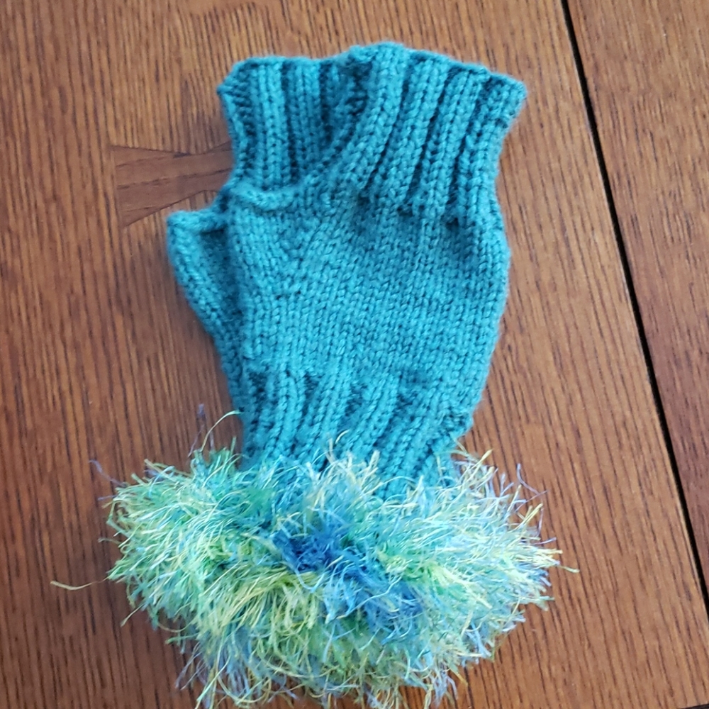 Hand made knit fingerless wrist warmer glo…